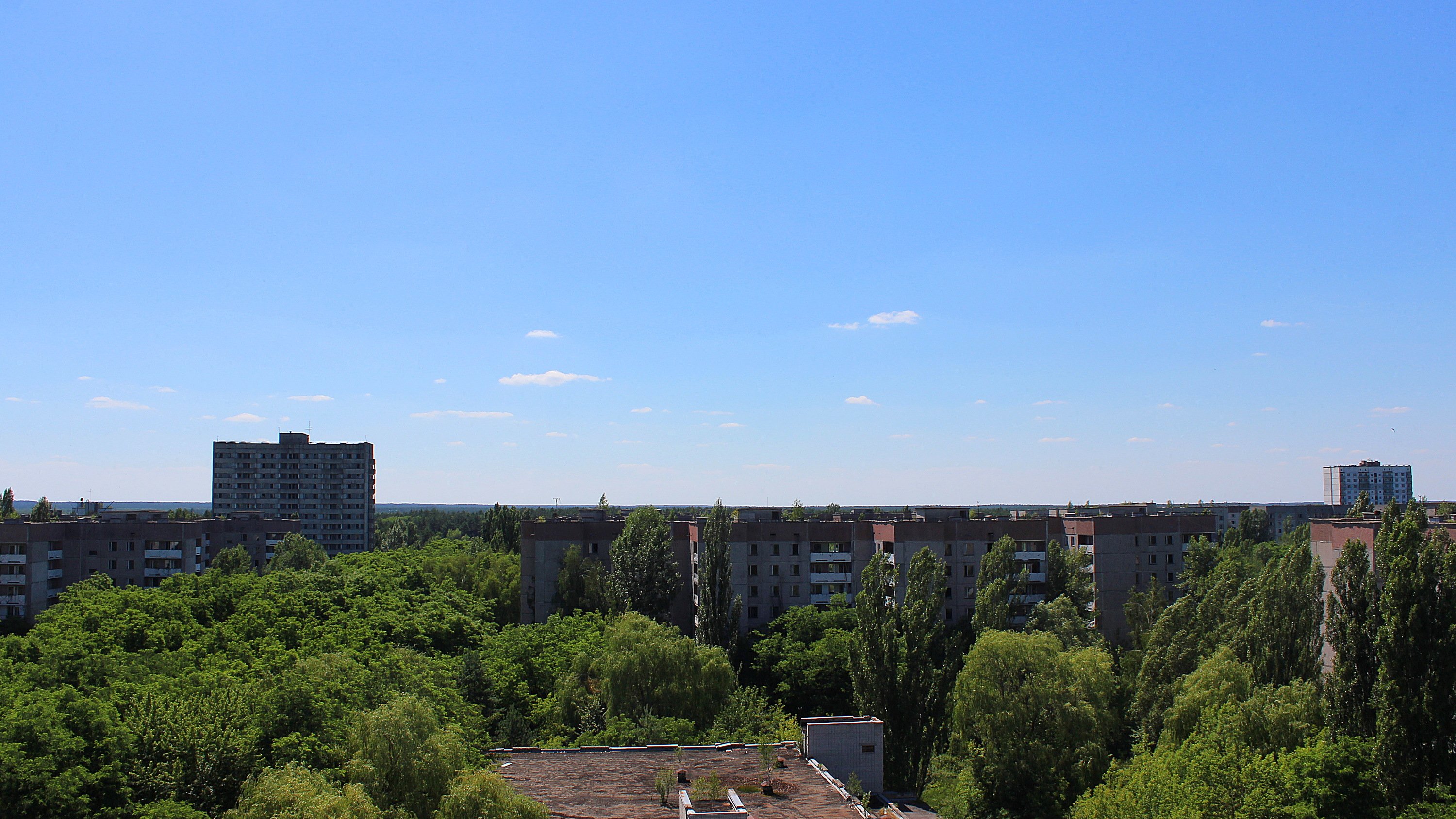 Tsernobyl Kouvola. Apartment buildings in the forested suburbs of Pripyat.