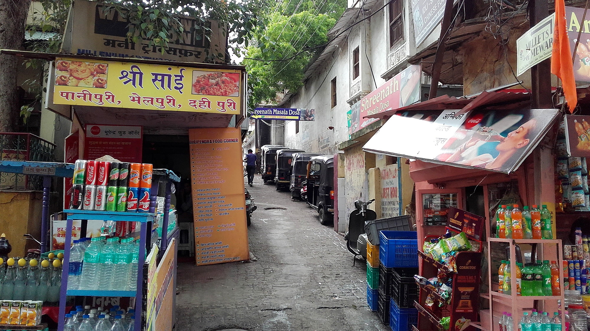 My noble mission in Udaipur led me to a narrow alley close to the City Fort.