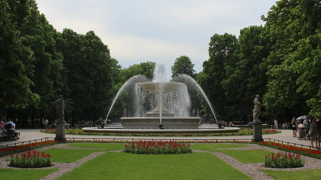 A fountain in a park in Warsaw.