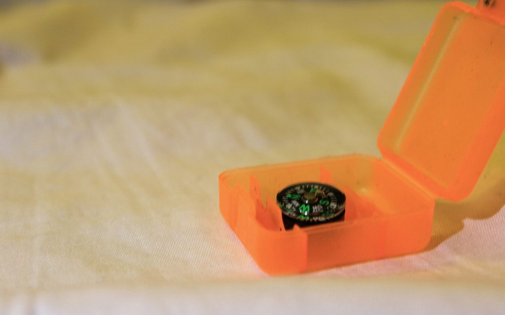 A microsized compass.