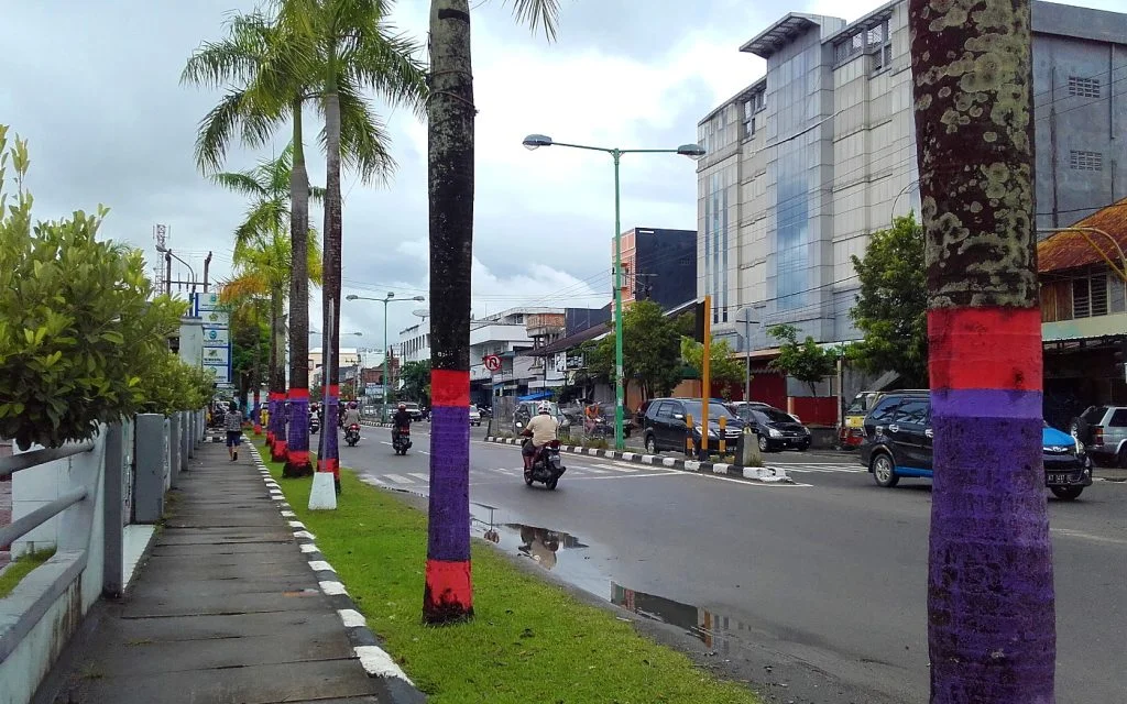 Sabah to Kalimantan: Tarakan. Wow, this picture looks super exciting.