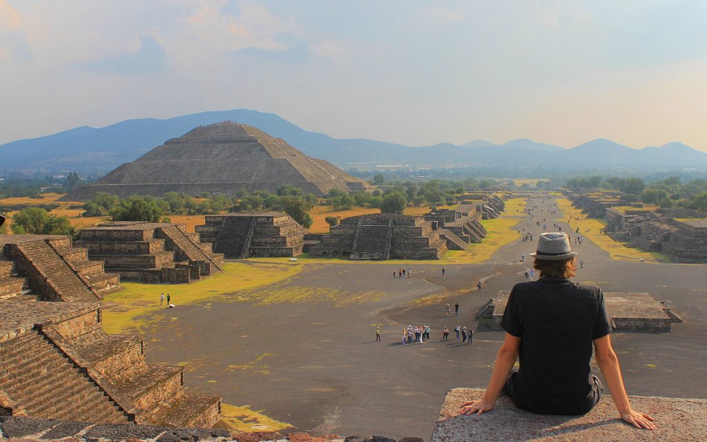 Sunset at the Pyramid of the Moon, Teotihuacán