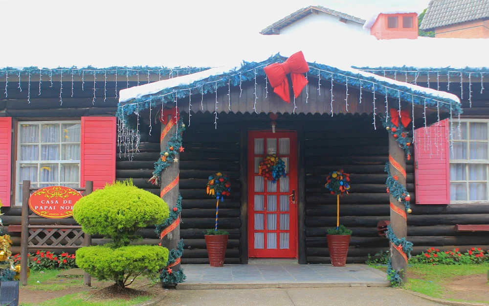  Casa de Papai Noel (House of Santa Claus) in Penedo, Itatiaia.