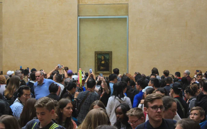 Crowds at Mona Lisa in Louvre